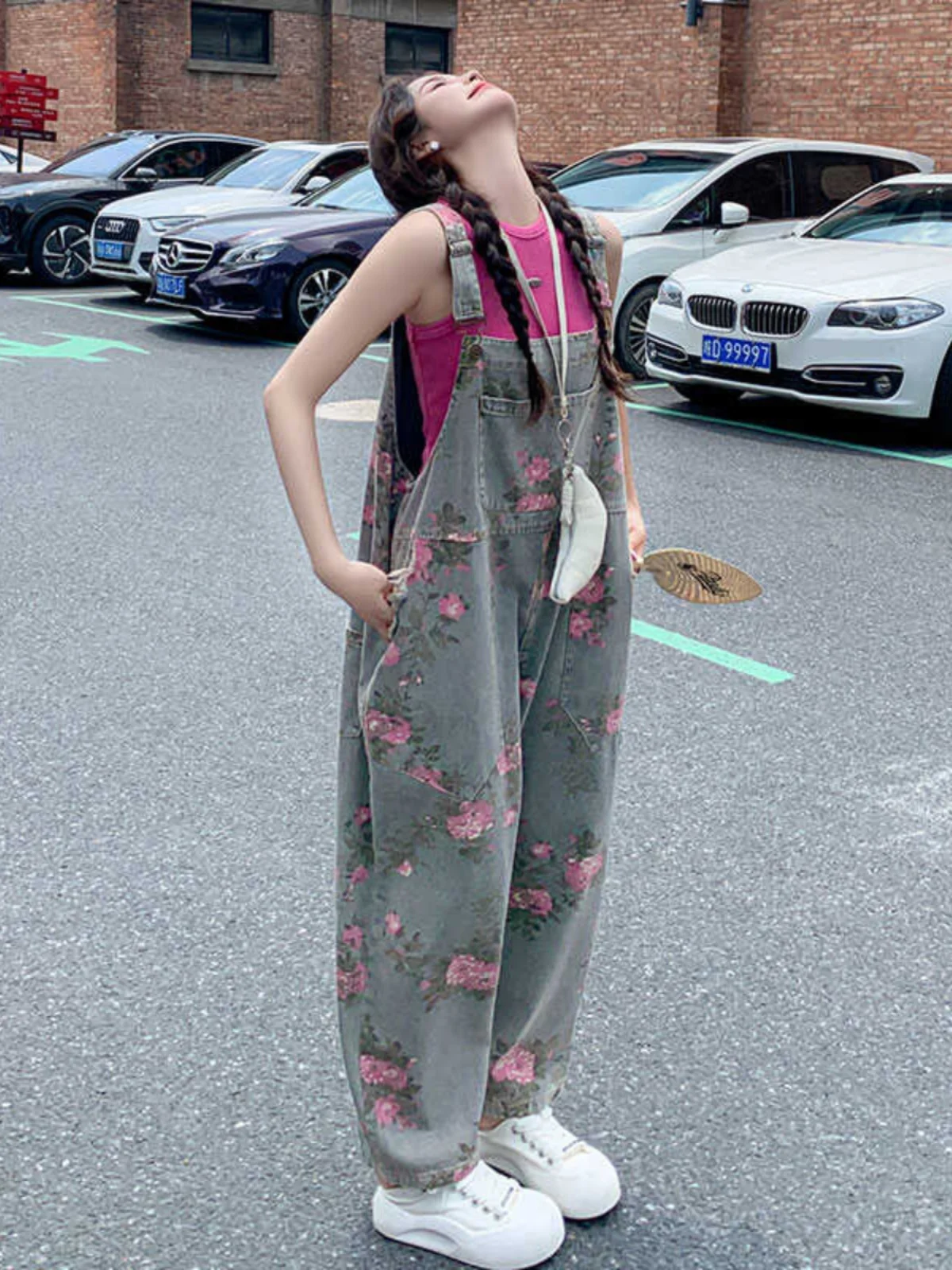 Женский джинсовый комбинезон с французским ретро-цветочным принтом 2025 года — сладкий и шикарный комбинезон с широкими штанинами
Женский джинсовый комбинезон с французским ретро-цветочным принтом 2025 года — сладкий и шикарный комбинезон с широкими штанинами