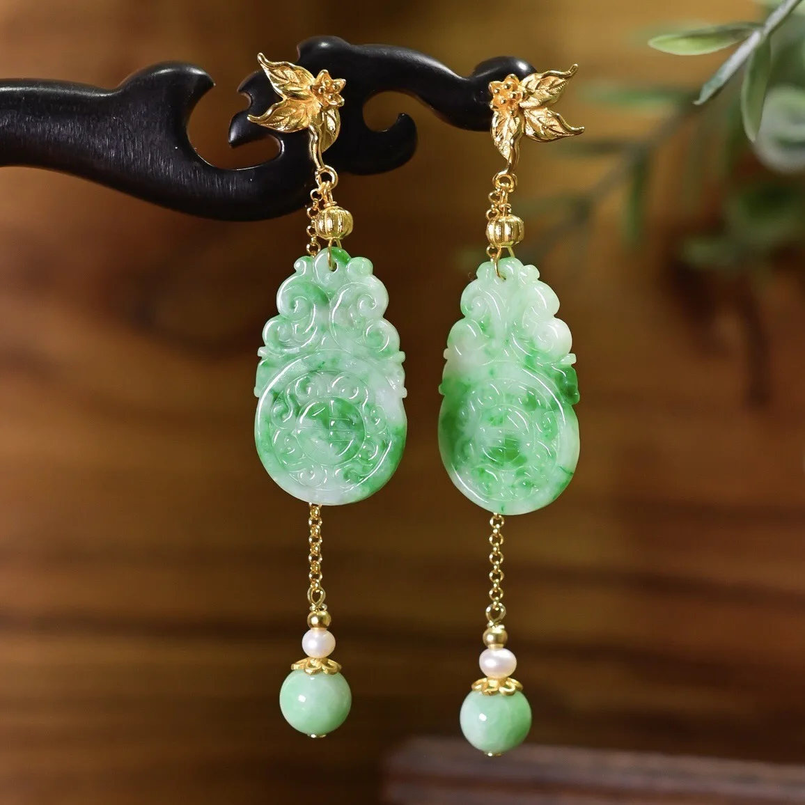 Серьги из натурального нефрита высшего качества с двусторонней резьбой, позолоченные S925, с бахромой, китайские ювелирные украшения из драгоценных камней, подарок
Серьги из натурального нефрита высшего качества с двусторонней резьбой, позолоченные S925, с бахромой, китайские ювелирные украшения из драгоценных камней, подарок