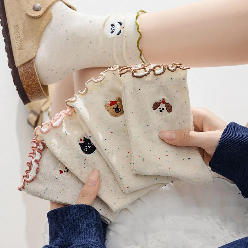 Women's Socks Zoon Embroidery Bear Female Cotton Dots Ruffle Autumn Winter Warm Thick Cute Cartoon Mid-tube Socks Girls Gift Sox
Women's Socks Zoon Embroidery Bear Female Cotton Dots Ruffle Autumn Winter Warm Thick Cute Cartoon Mid-tube Socks Girls Gift Sox