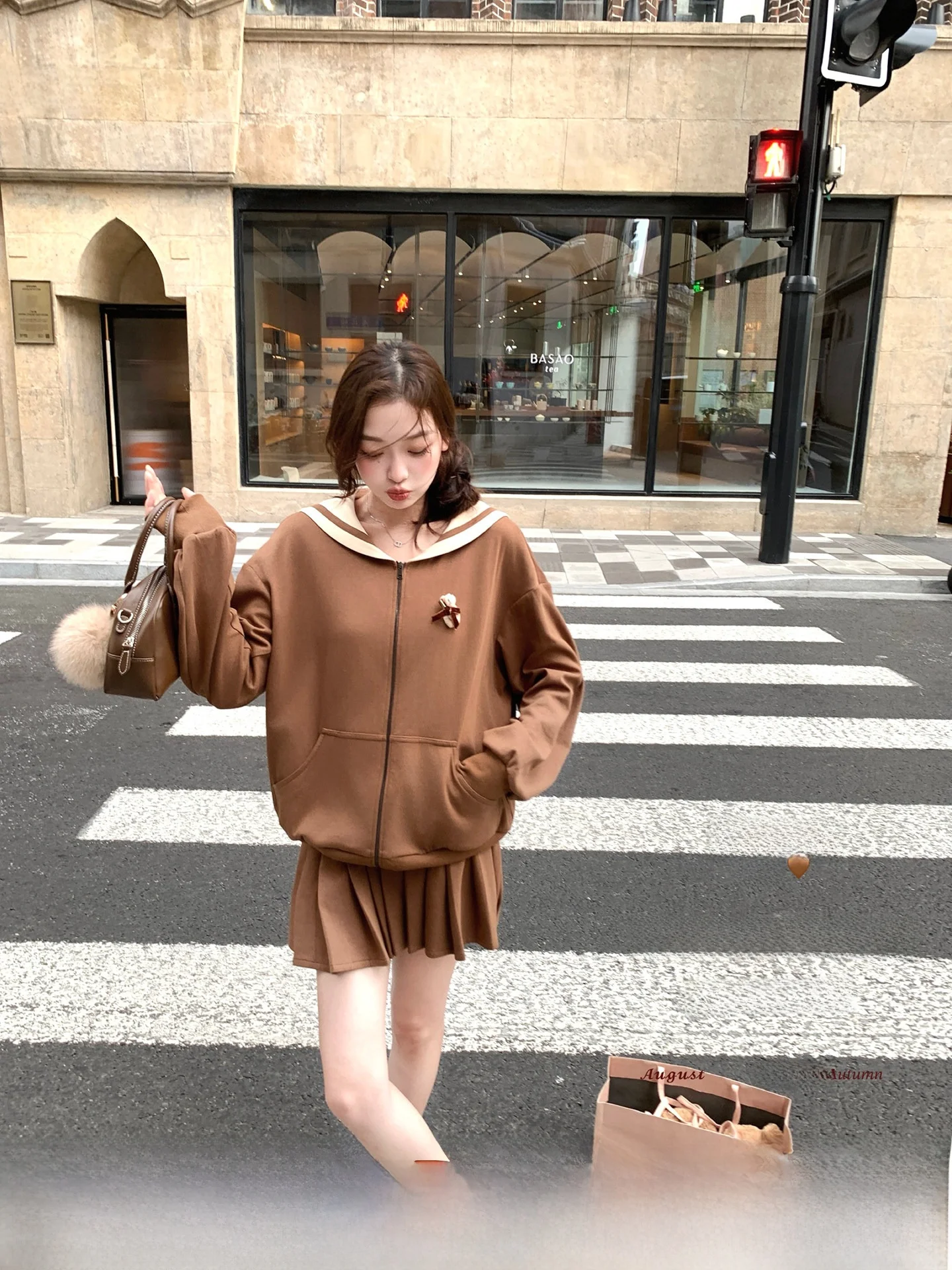 Комплект ThePeachOfficial: худи и юбка в морском стиле для девушек, осенний, свободный крой, длинный рукав, в стиле преппи, с цветовыми блоками
Комплект ThePeachOfficial: худи и юбка в морском стиле для девушек, осенний, свободный крой, длинный рукав, в стиле преппи, с цветовыми блоками