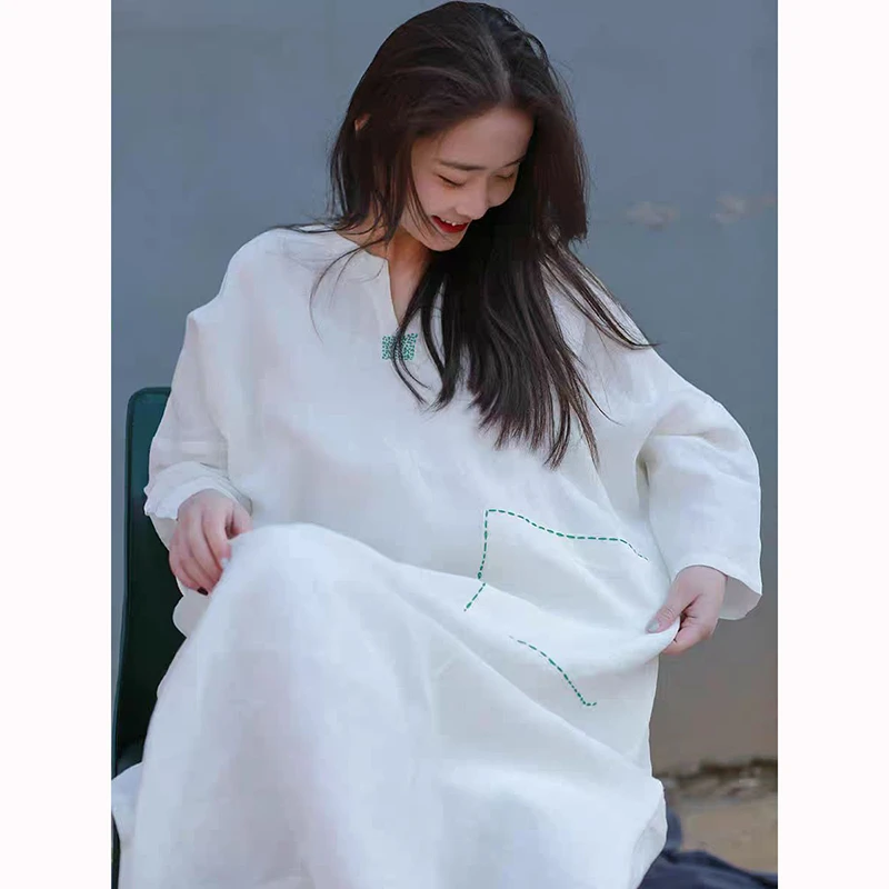 Spring New Chinese Style Women V-neck Loose White Long Dress Vintage Embroidery Cotton Linen A-line Dress Good Quality TJ49
Spring New Chinese Style Women V-neck Loose White Long Dress Vintage Embroidery Cotton Linen A-line Dress Good Quality TJ49