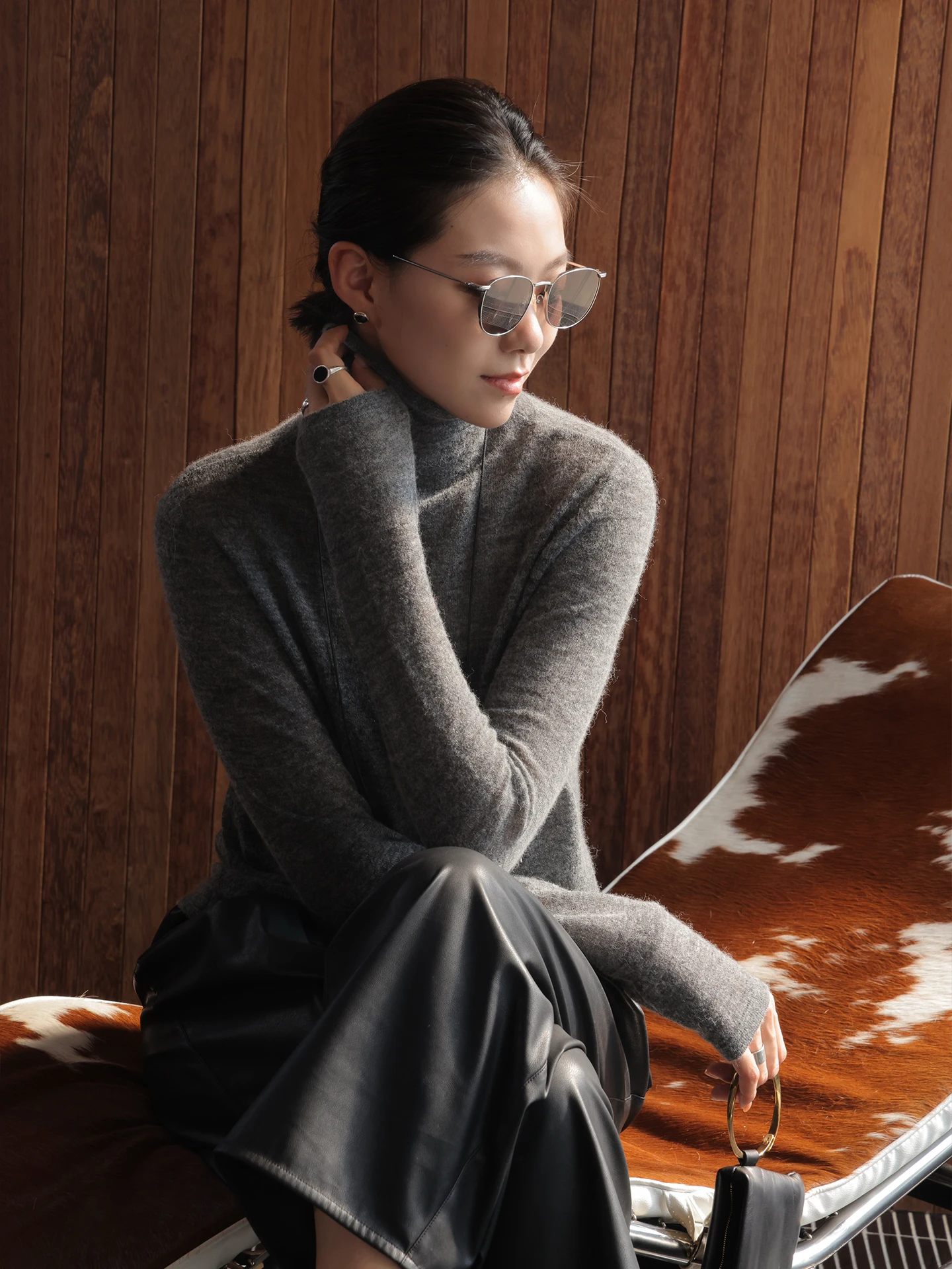 Женский трикотажный свитер Slim Fit с высоким воротом, базовый слой, повседневная внутренняя одежда, весенняя новинка
Женский трикотажный свитер Slim Fit с высоким воротом, базовый слой, повседневная внутренняя одежда, весенняя новинка