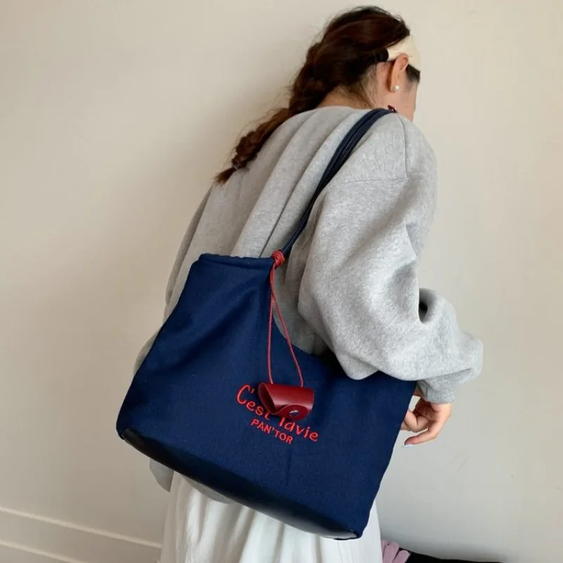 Luxury Brand Leather Crossbody Bag For Women Designer Shoulder Handbag Ladies Elegant Tote Purse Fashionable Messenger 
Luxury Brand Leather Crossbody Bag For Women Designer Shoulder Handbag Ladies Elegant Tote Purse Fashionable Messenger