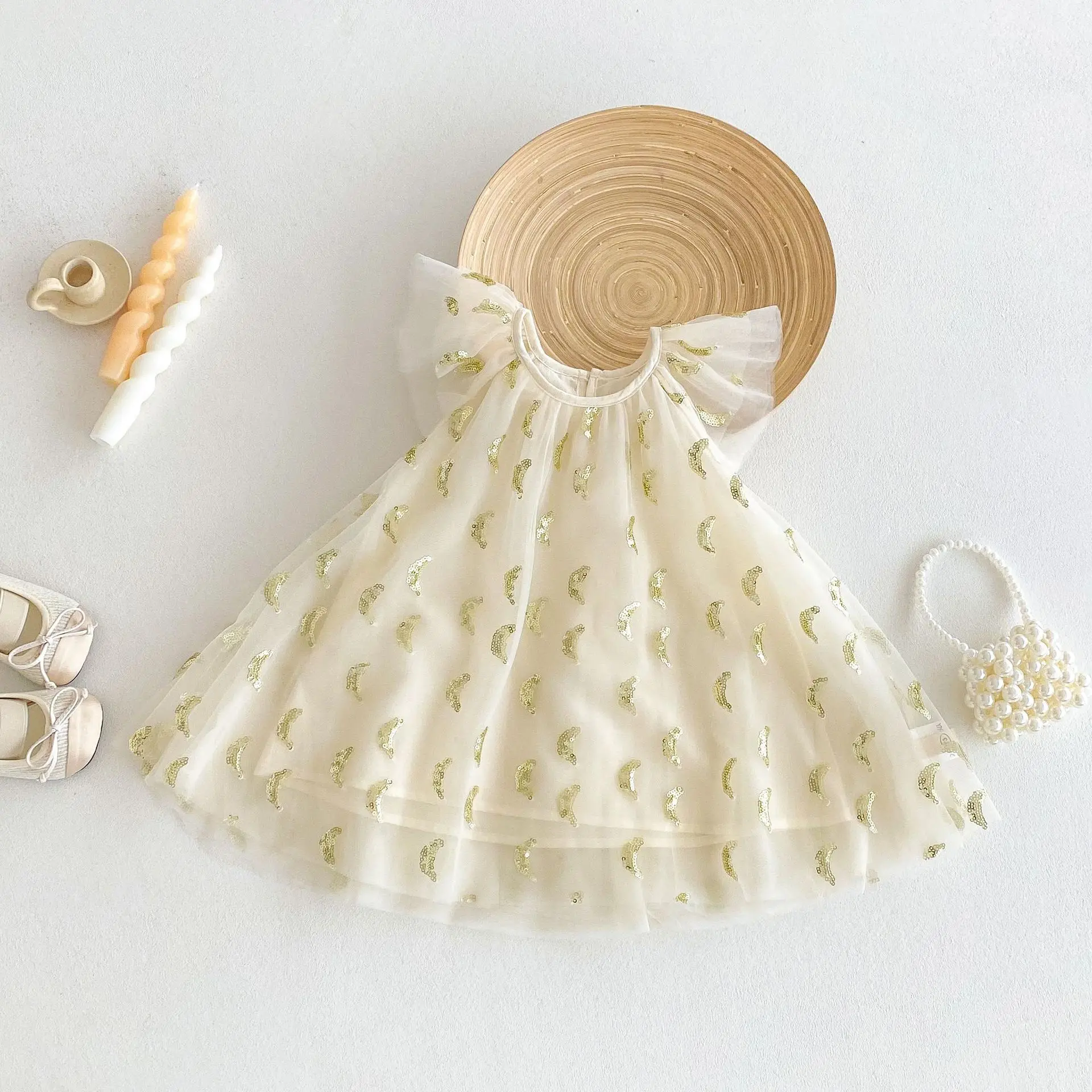 Girls' sequin dress 2025 new summer baby girl Korean version mesh princess dress trendy children's flying sleeve skirt
Girls' sequin dress 2025 new summer baby girl Korean version mesh princess dress trendy children's flying sleeve skirt