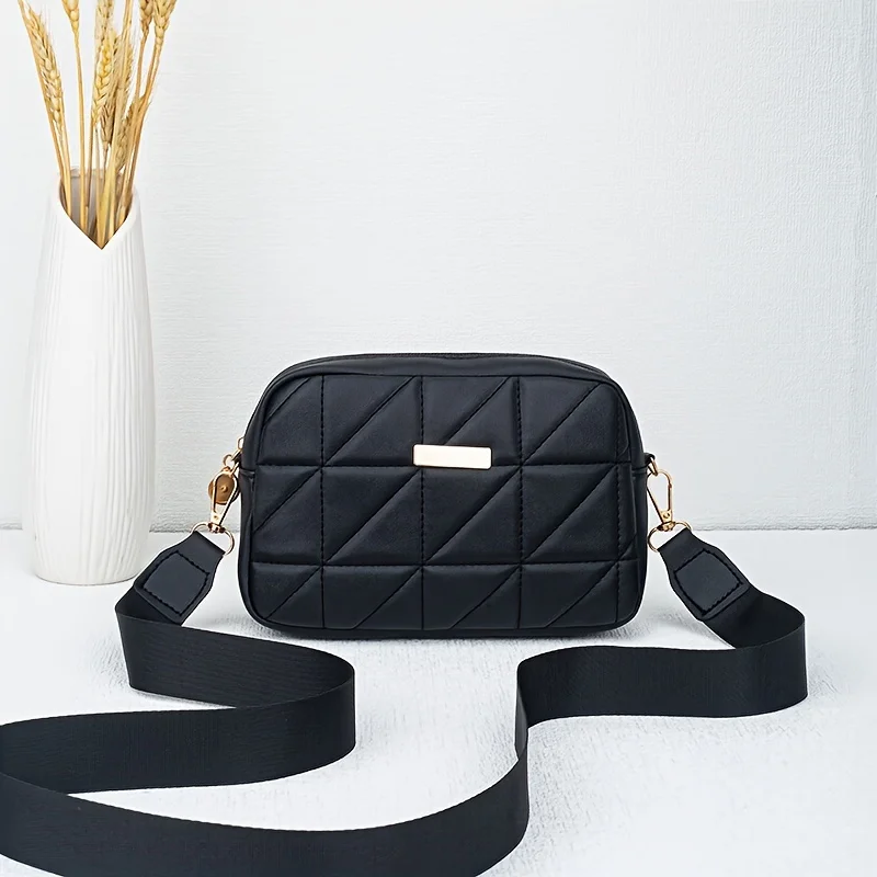 Embroidered fashionable crossbody bag, trendy casual shoulder bag, solid color simple shoulder strap, cursor small square bag
Embroidered fashionable crossbody bag, trendy casual shoulder bag, solid color simple shoulder strap, cursor small square bag