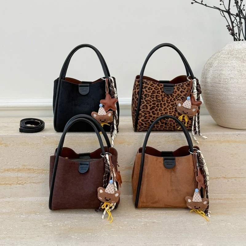 2025 Korean Style Tote Bag for Women, Elegant Crossbody Shoulder Bag, Large Capacity Work Purse for Office Commuting
2025 Korean Style Tote Bag for Women, Elegant Crossbody Shoulder Bag, Large Capacity Work Purse for Office Commuting