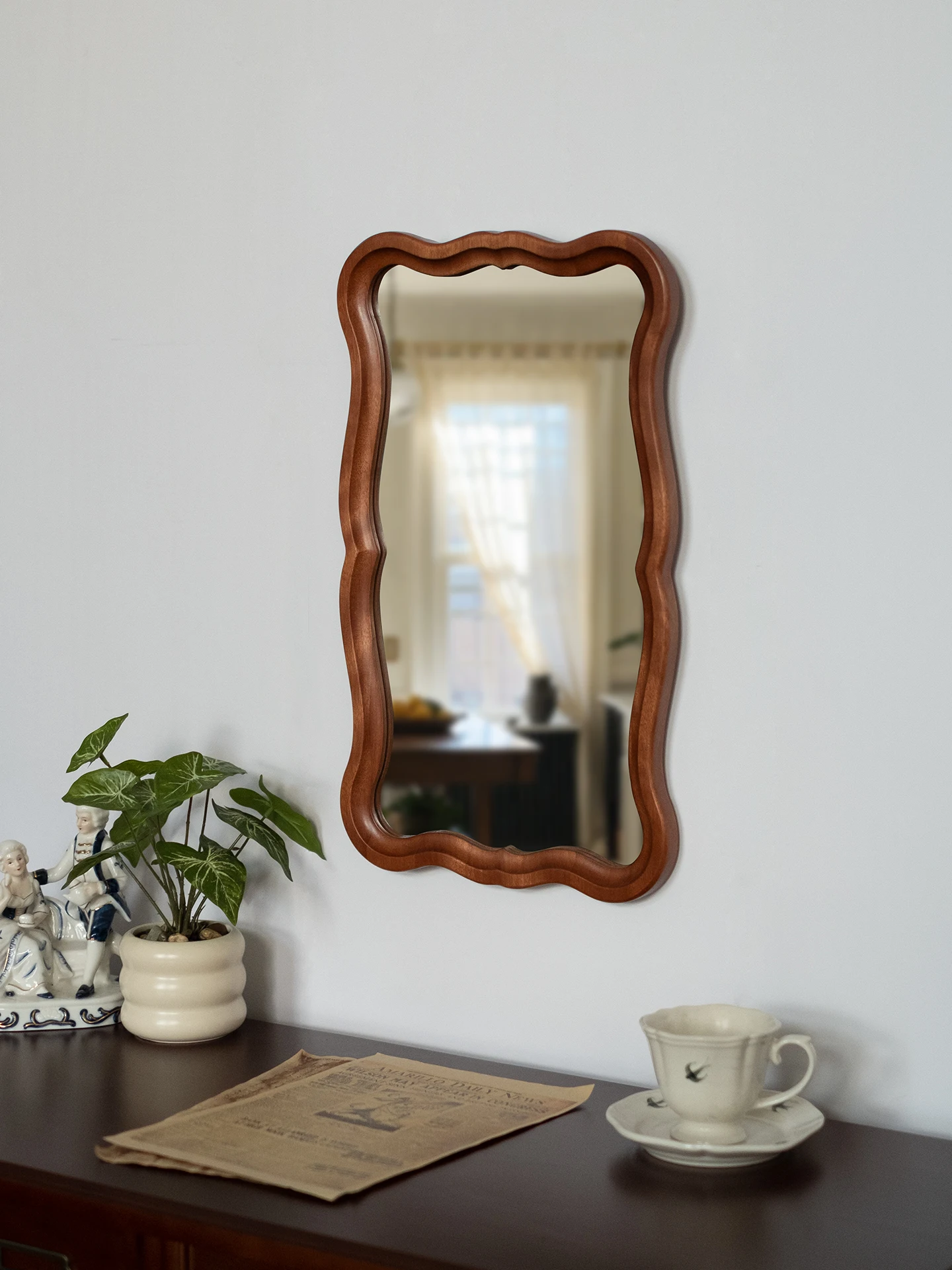 Retro Walnut Wood Decorative Mirror Painting for Master Bedroom Bathroom Wall Hanging Home Decor French Style Framed Artwork
Retro Walnut Wood Decorative Mirror Painting for Master Bedroom Bathroom Wall Hanging Home Decor French Style Framed Artwork
