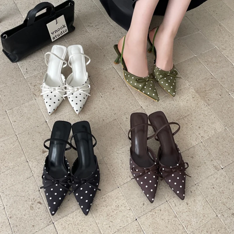 Retro Polka Dot Bow High-heeled Sandals Summer Plus Size European American Pointed-toe Sexy Low Heels Wedding Party Sandals
Retro Polka Dot Bow High-heeled Sandals Summer Plus Size European American Pointed-toe Sexy Low Heels Wedding Party Sandals