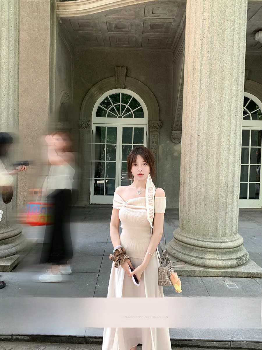 Новый летний костюм Ele Eleven Girl: элегантный комплект из топа на одно плечо и юбки из мягкой шерсти для женщин, для офиса и повседневной носки
Новый летний костюм Ele Eleven Girl: элегантный комплект из топа на одно плечо и юбки из мягкой шерсти для женщин, для офиса и повседневной носки