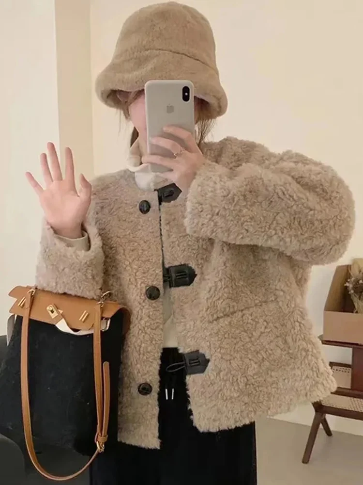 Zoki корейское зимнее пальто из искусственного ягненка женское тонкое теплое милое пальто с длинным рукавом в консервативном стиле повседневное женское милое однотонное пальто с круглым вырезом новые
Zoki корейское зимнее пальто из искусственного ягненка женское тонкое теплое милое пальто с длинным рукавом в консервативном стиле повседневное женское милое однотонное пальто с круглым вырезом новые