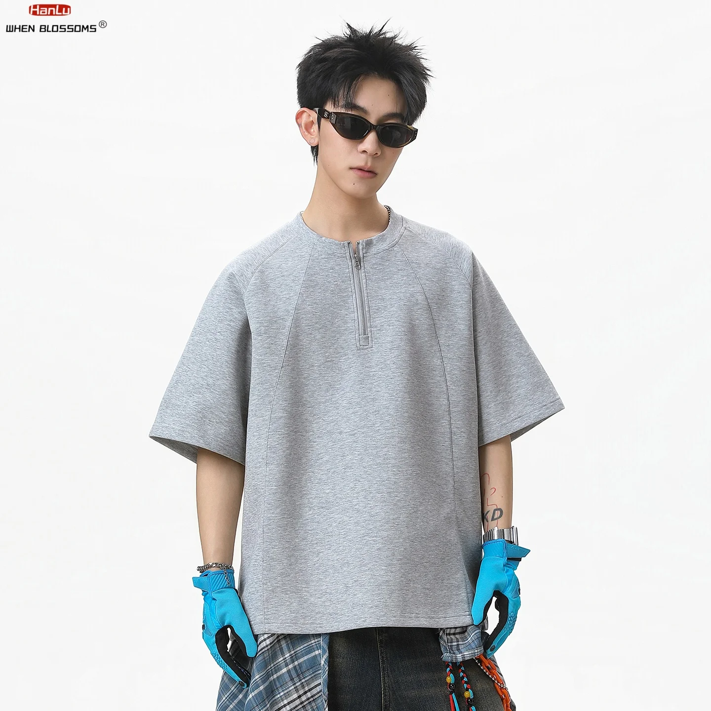 Men's 2026 Half-Zip T-Shirt Deconstructed Structural Design Textured Layered Streetwear High Street Loose Fit Summer Top
Men's 2026 Half-Zip T-Shirt Deconstructed Structural Design Textured Layered Streetwear High Street Loose Fit Summer Top