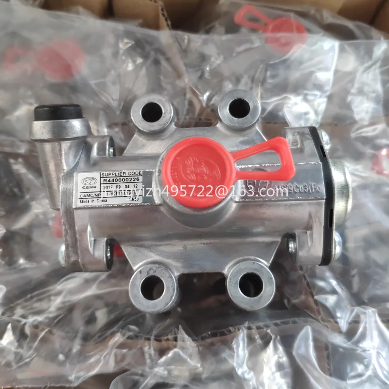 For CAMC Valin Original Soda Gearbox GV Valve R440000226 High and Low Gear Shift Air Valve
For CAMC Valin Original Soda Gearbox GV Valve R440000226 High and Low Gear Shift Air Valve