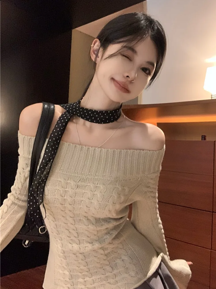 Korean Gentle Style Long Sleeve One Shoulder Knitted Sweater Women's Fashionable Autumn New Slim Fit Shoulder Twist F...
Korean Gentle Style Long Sleeve One Shoulder Knitted Sweater Women's Fashionable Autumn New Slim Fit Shoulder Twist F...