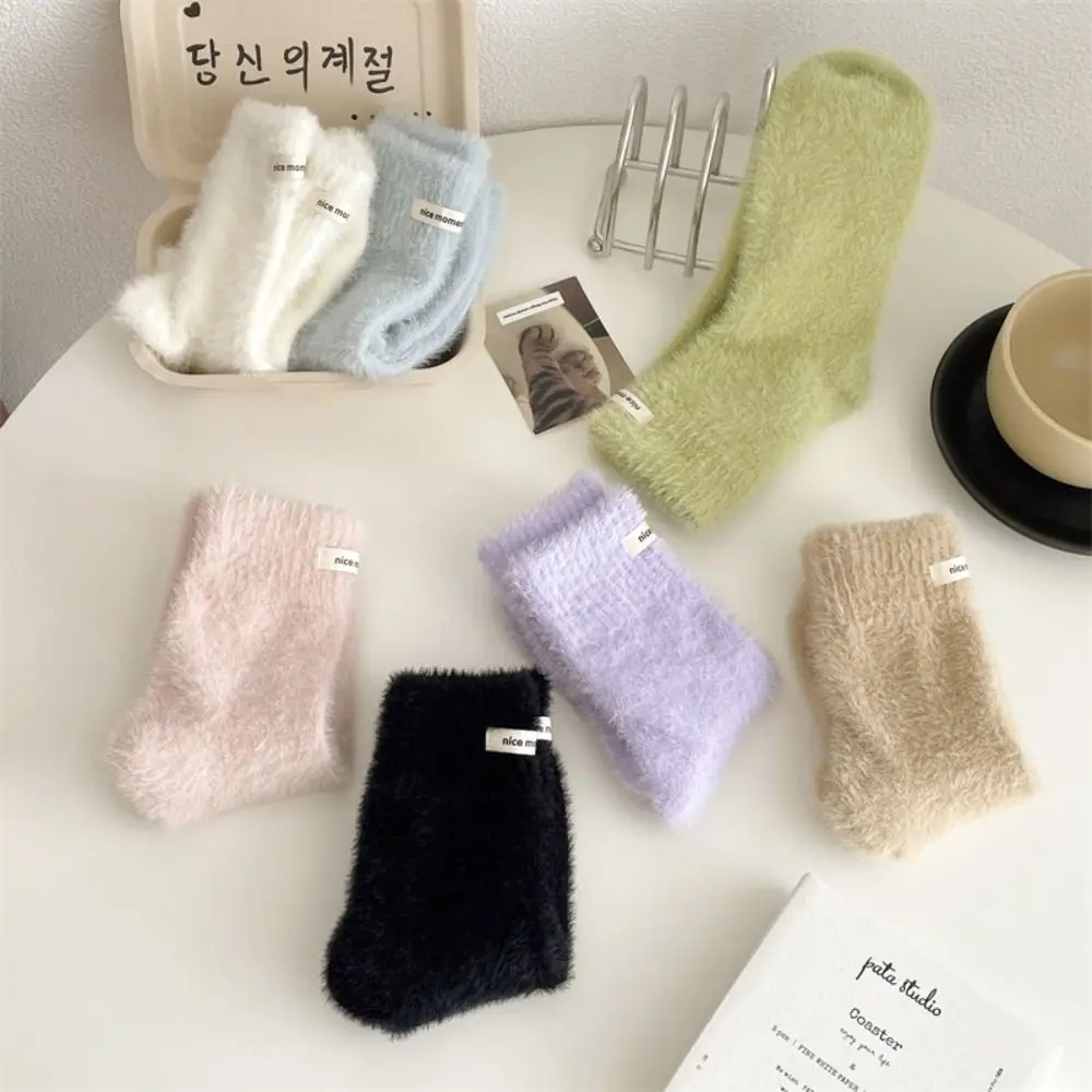 Thickened Winter Mink Cashmere Socks Warm Plush Velvet Socks Fluffy Solid Color Cotton Socks Women
Thickened Winter Mink Cashmere Socks Warm Plush Velvet Socks Fluffy Solid Color Cotton Socks Women
