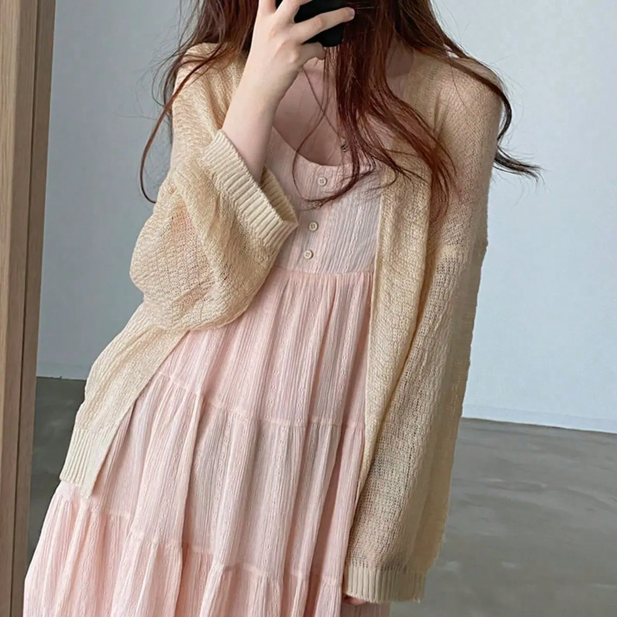 Korean Chic Summer Lazy Style Soft and Waxy White Long-Sleeved Loose Slimming Look Fashion Blouse Elegant Top for Women
Korean Chic Summer Lazy Style Soft and Waxy White Long-Sleeved Loose Slimming Look Fashion Blouse Elegant Top for Women