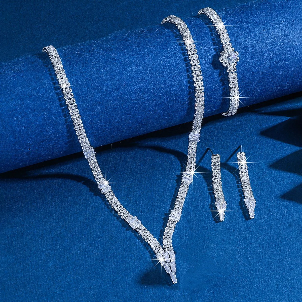 New fashion diamond design necklace jewelry set - elegant bridal wedding accessories for ballroom attire jewelry
New fashion diamond design necklace jewelry set - elegant bridal wedding accessories for ballroom attire jewelry