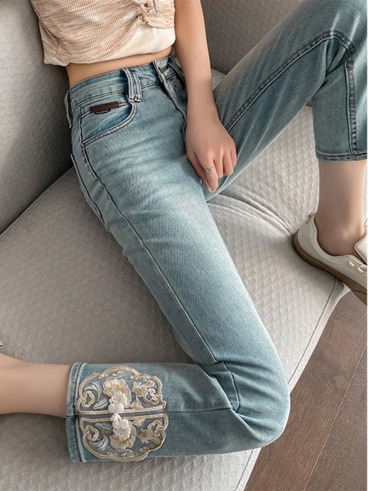 Embroidered Denim Jeans Women's Summer Vintage New Chinese Sle National Trend Slim Straight Nine-Piece Pants High Waist
Embroidered Denim Jeans Women's Summer Vintage New Chinese Sle National Trend Slim Straight Nine-Piece Pants High Waist