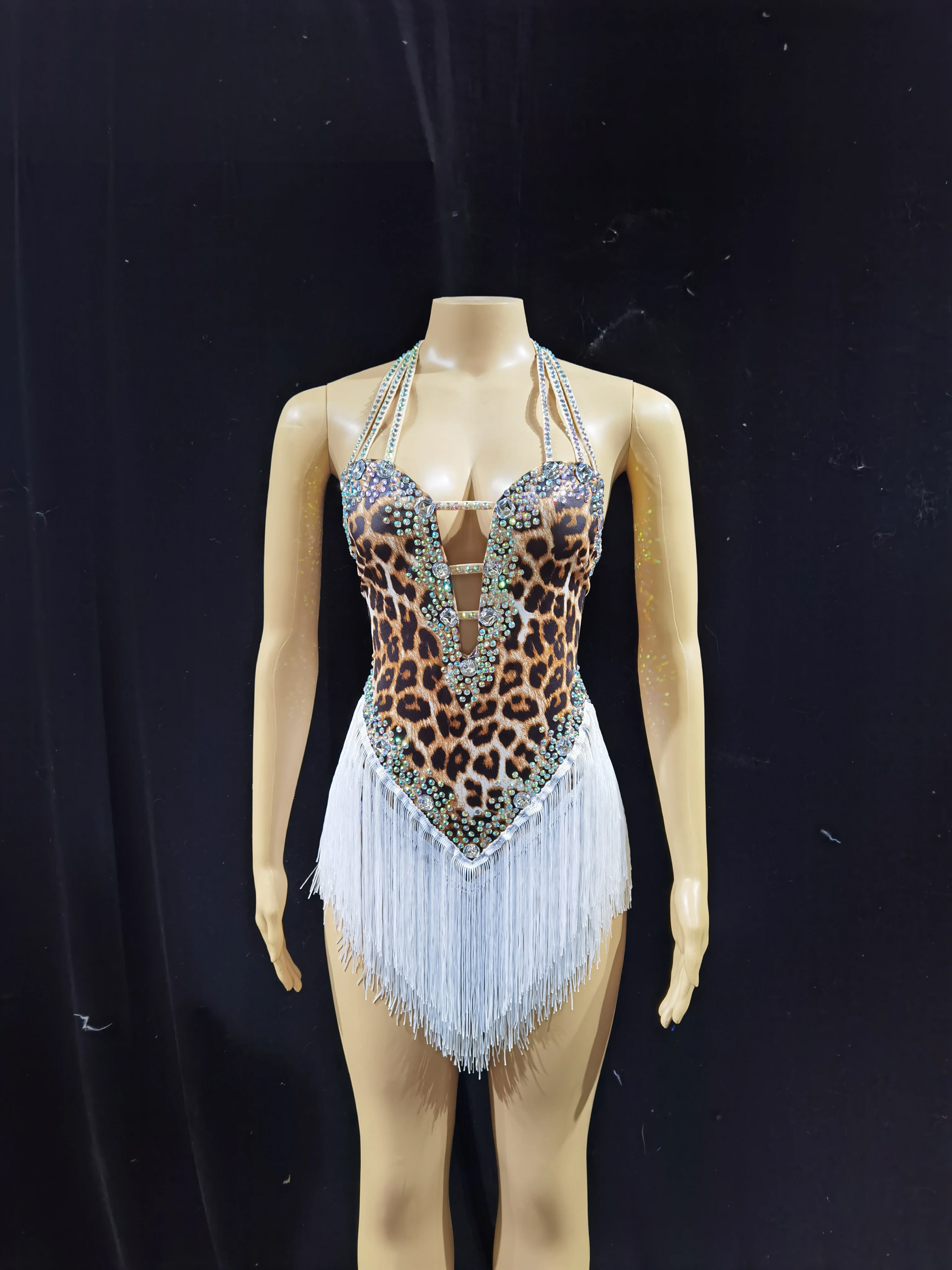 Diamond One Shoulder Sexy Mesh Elastic Wrap Hip Short Skirt Singer Model Nightclub Bar Performance Clothing
Diamond One Shoulder Sexy Mesh Elastic Wrap Hip Short Skirt Singer Model Nightclub Bar Performance Clothing