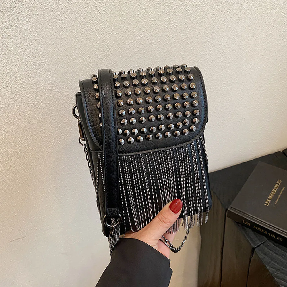 Новинка: Сумка-кроссбоди в стиле Y2K с декором из заклепок и бахромы, однотонная, модная, стильная, для женщин, на плечо или подмышку.
Новинка: Сумка-кроссбоди в стиле Y2K с декором из заклепок и бахромы, однотонная, модная, стильная, для женщин, на плечо или подмышку.