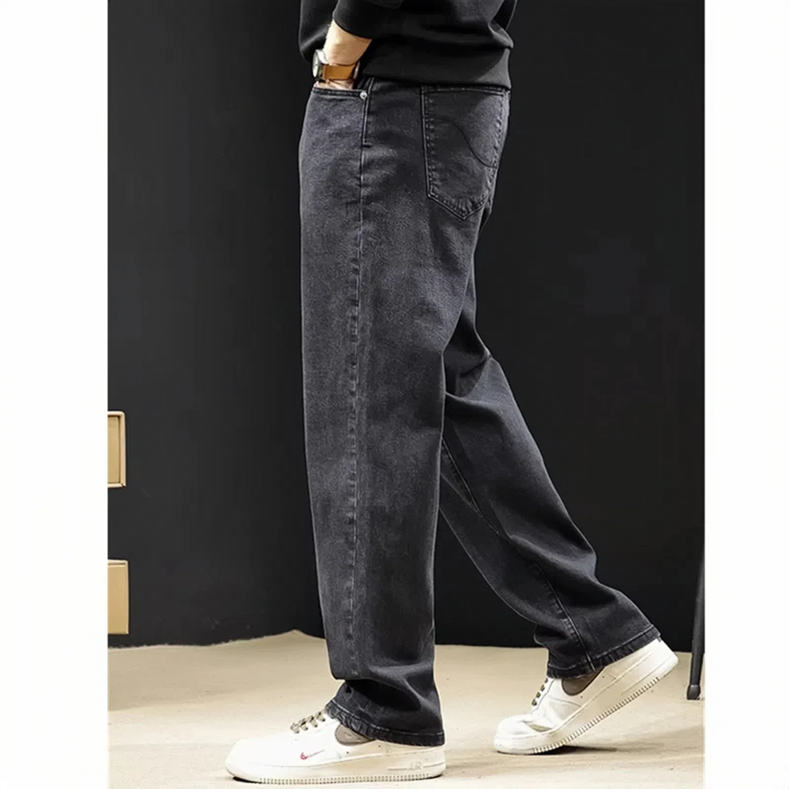 Men's new fall fashion black jeans baggy plus-size fashion straight leg pants
Men's new fall fashion black jeans baggy plus-size fashion straight leg pants