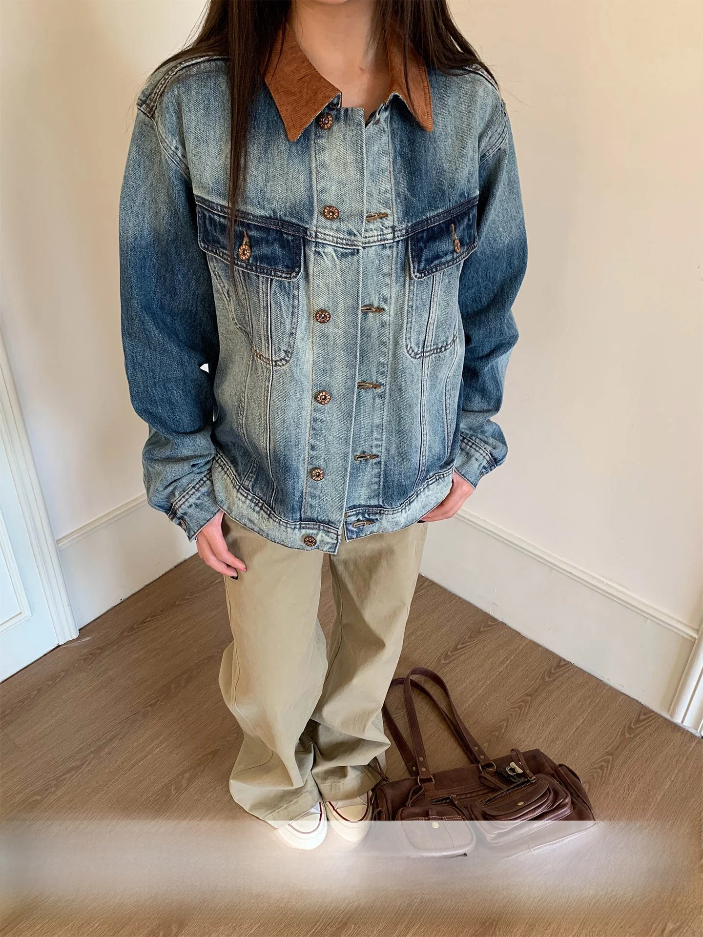 Washed Denim Jacket American Style Vintage Casual Women's Loose Fit Jacket for Winter Slimming Design Casual Leisure Coat
Washed Denim Jacket American Style Vintage Casual Women's Loose Fit Jacket for Winter Slimming Design Casual Leisure Coat