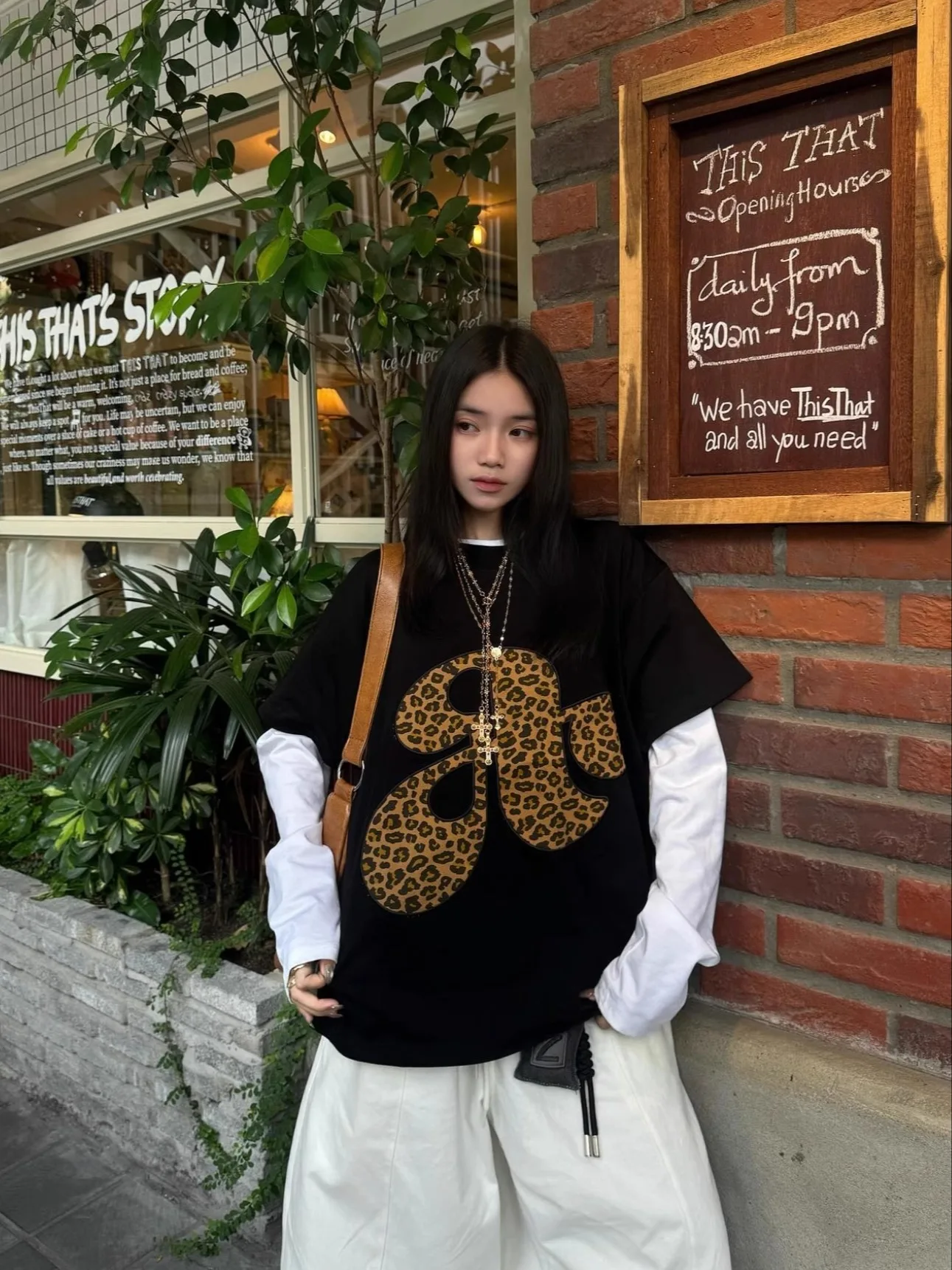 Свободная футболка с леопардовым принтом в американском стиле ретро INS Sle, женская модная уличная одежда, хлопковая круглая футболка Ne Basic Fit
Свободная футболка с леопардовым принтом в американском стиле ретро INS Sle, женская модная уличная одежда, хлопковая круглая футболка Ne Basic Fit