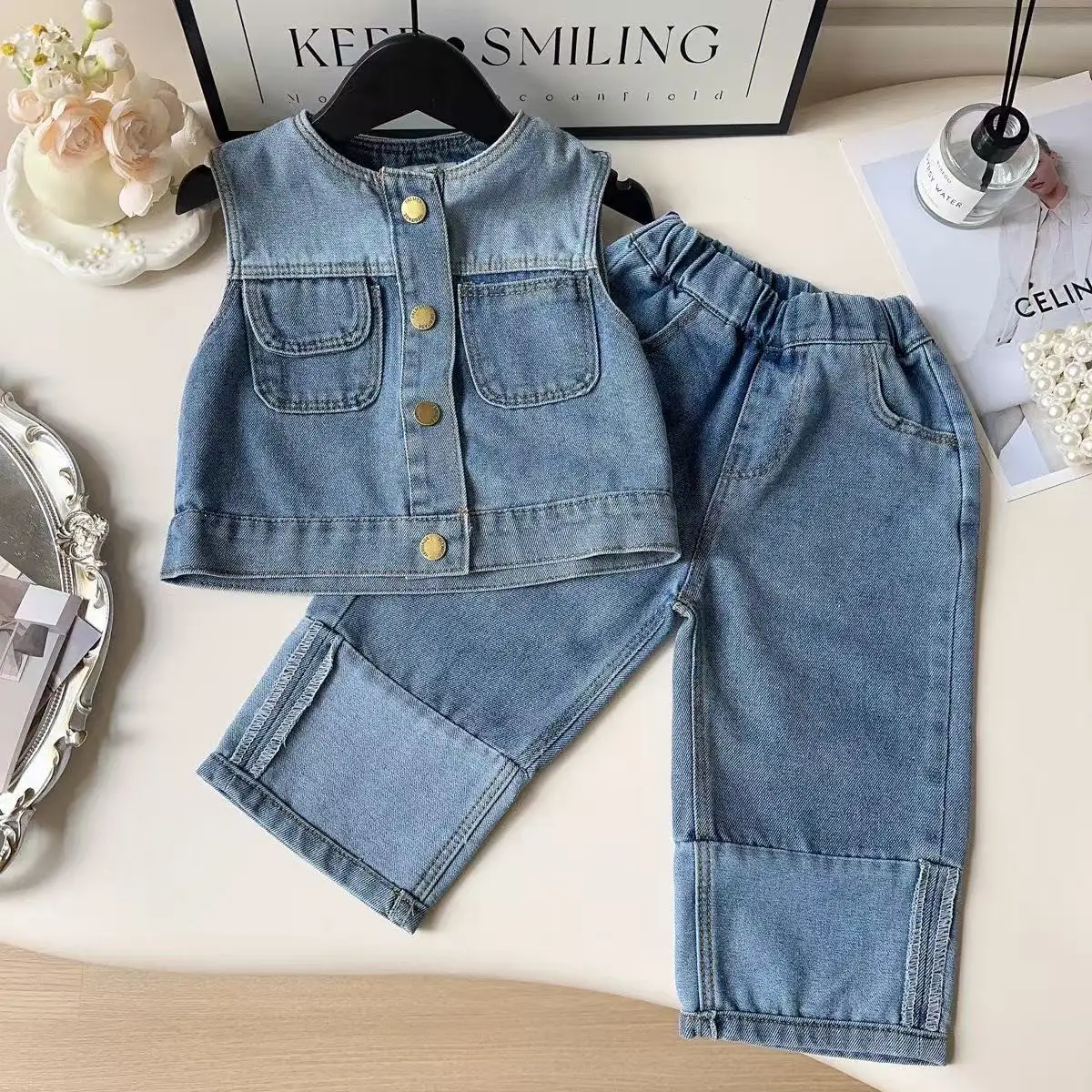 Girls' Spring/Summer Set 2025 New Fashionable Internet Celebrity Children's Cowboy Vest Pants Two Piece Set
Girls' Spring/Summer Set 2025 New Fashionable Internet Celebrity Children's Cowboy Vest Pants Two Piece Set