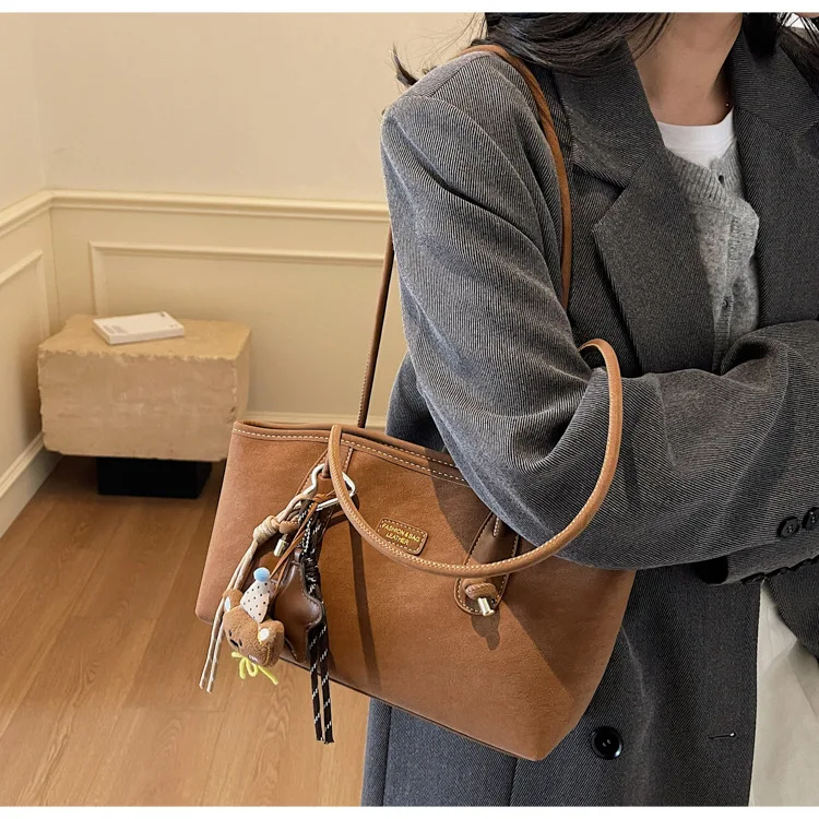Fashion Retro Underarm Bag Premium Texture Matte Suede Working Commute Dating Shopping Women's Hand Shoulder Bag
Fashion Retro Underarm Bag Premium Texture Matte Suede Working Commute Dating Shopping Women's Hand Shoulder Bag