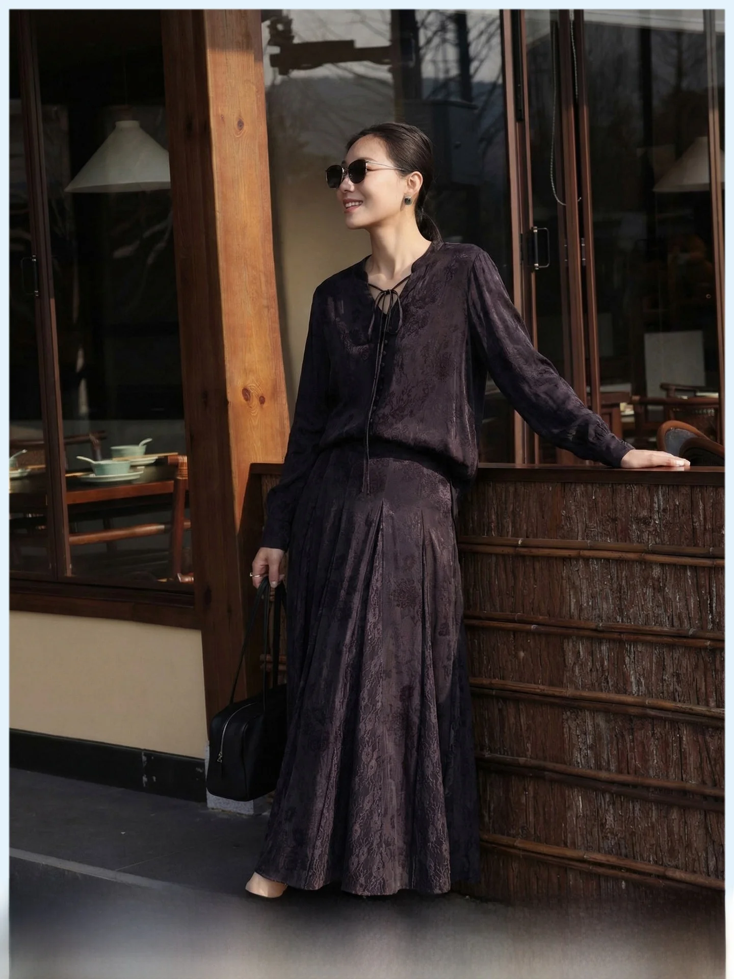 Slimming Effect Loose Long Sleeve V-Neck Chinese Style Shirt Women's Fashion Summer New Design Loose Fit Floral Embroidery Top
Slimming Effect Loose Long Sleeve V-Neck Chinese Style Shirt Women's Fashion Summer New Design Loose Fit Floral Embroidery Top