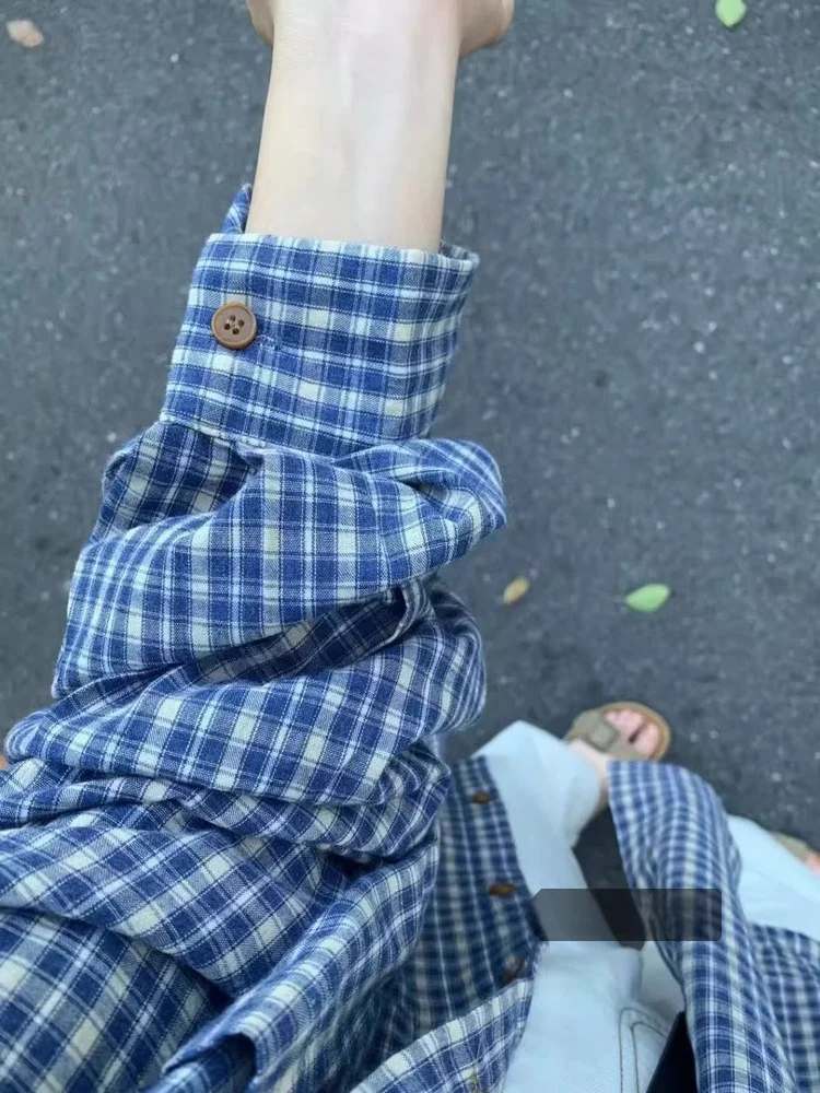 Женская свободная синяя клетчатая верхняя одежда с защитой от солнца, осень 2023, новинка ленивого тонкого топа с длинным воротником-стойкой на пуговицах 
Женская свободная синяя клетчатая верхняя одежда с защитой от солнца, осень 2023, новинка ленивого тонкого топа с длинным воротником-стойкой на пуговицах