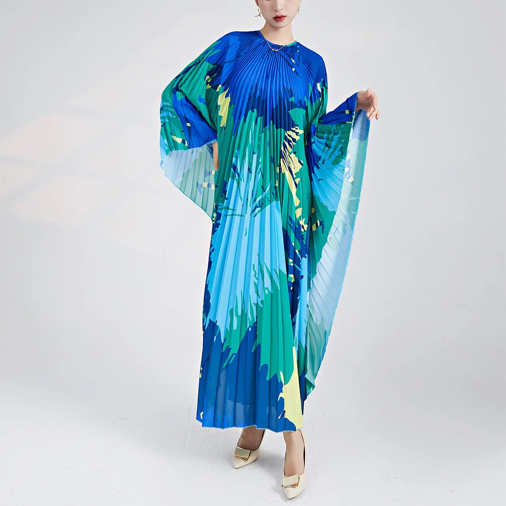 Three Mansion Style Pleated Dress Designer Printed Round Neck Bat Sleeve Women's High End Holiday Dress 2024 Summer New
Three Mansion Style Pleated Dress Designer Printed Round Neck Bat Sleeve Women's High End Holiday Dress 2024 Summer New