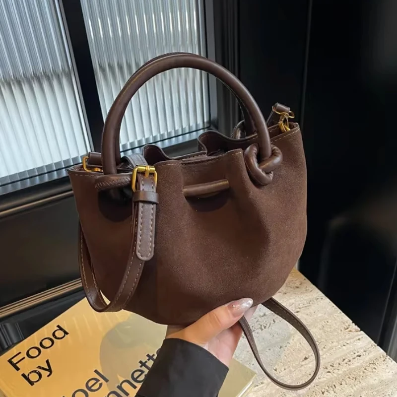 New Fashion Simple Women's Shoulder Bags Luxury Designer Bags for Women Solid Classic High Quality Ladies Messenger Bags
New Fashion Simple Women's Shoulder Bags Luxury Designer Bags for Women Solid Classic High Quality Ladies Messenger Bags