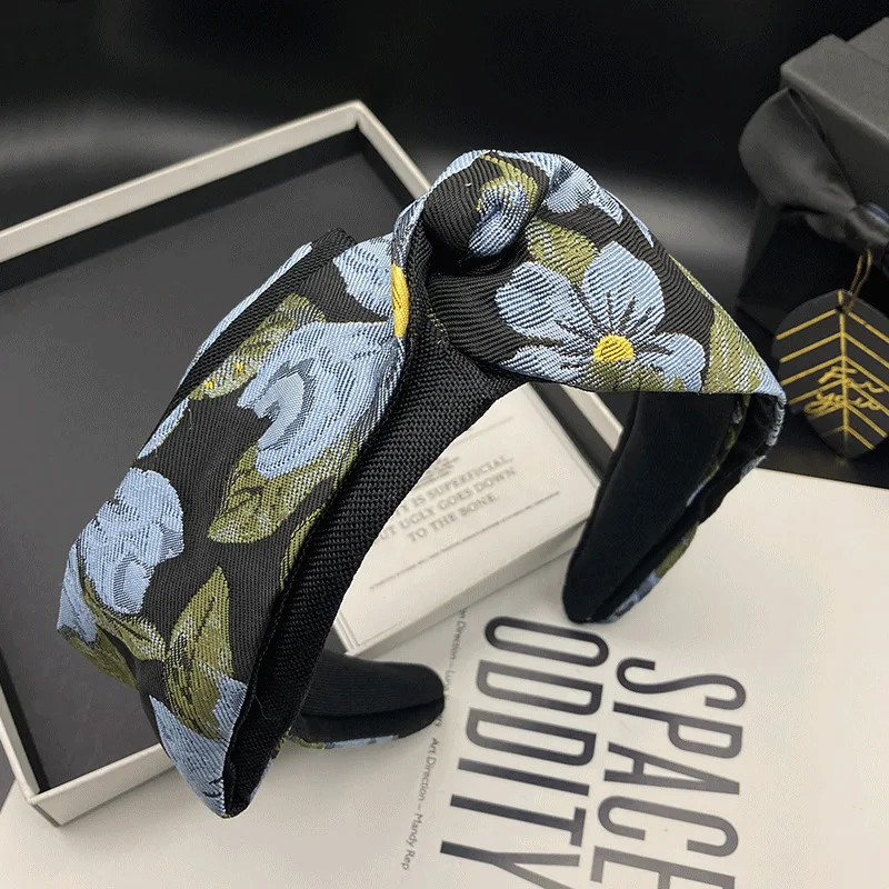 Irregular Flowers, High Headtop, Shopping, Wide Edges, Hair Compression, Washing Face headband
Irregular Flowers, High Headtop, Shopping, Wide Edges, Hair Compression, Washing Face headband