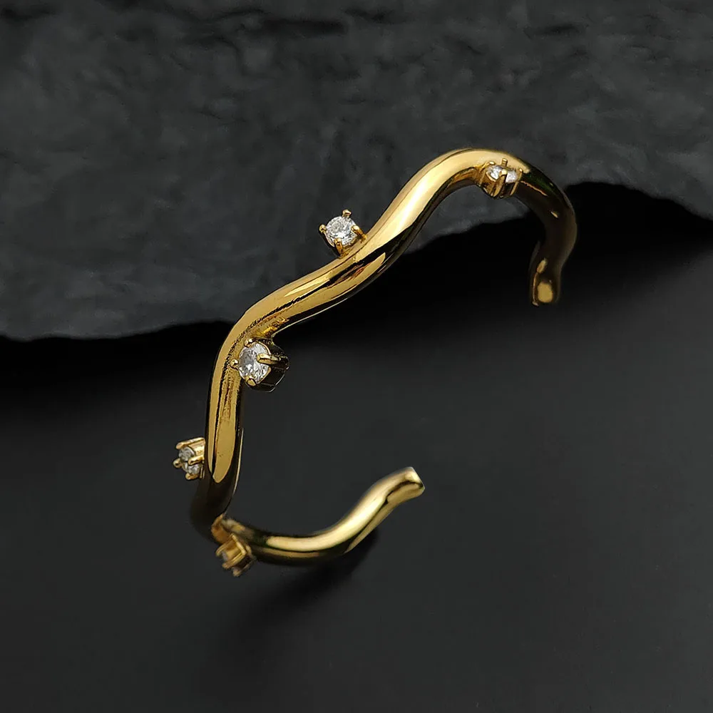 Creative irregular zircon gold-plated stainless steel women's bracelet, waterproof and rust-free, couple bracelet
Creative irregular zircon gold-plated stainless steel women's bracelet, waterproof and rust-free, couple bracelet