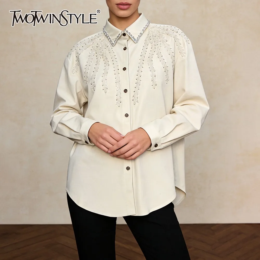 TWOTWINSTYLE Solid Spliced Beading Basics Shirt Female Lapel Long Sleeve Loose Design Luxury Women's Shirts Autumn Fashion New
TWOTWINSTYLE Solid Spliced Beading Basics Shirt Female Lapel Long Sleeve Loose Design Luxury Women's Shirts Autumn Fashion New