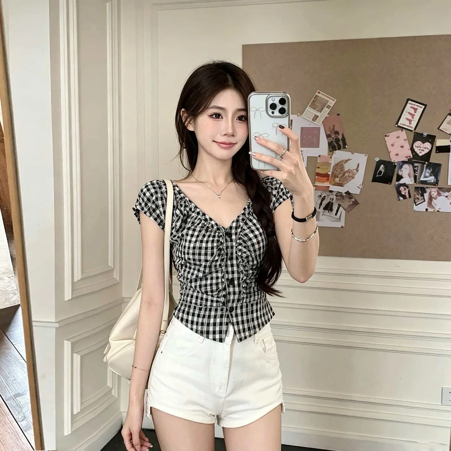 Slim Fit Black White Plaid V Neck Shirt Korean Style Women's Top Breathable Summer Fashion Design Sense Commute Wind Shirt
Slim Fit Black White Plaid V Neck Shirt Korean Style Women's Top Breathable Summer Fashion Design Sense Commute Wind Shirt