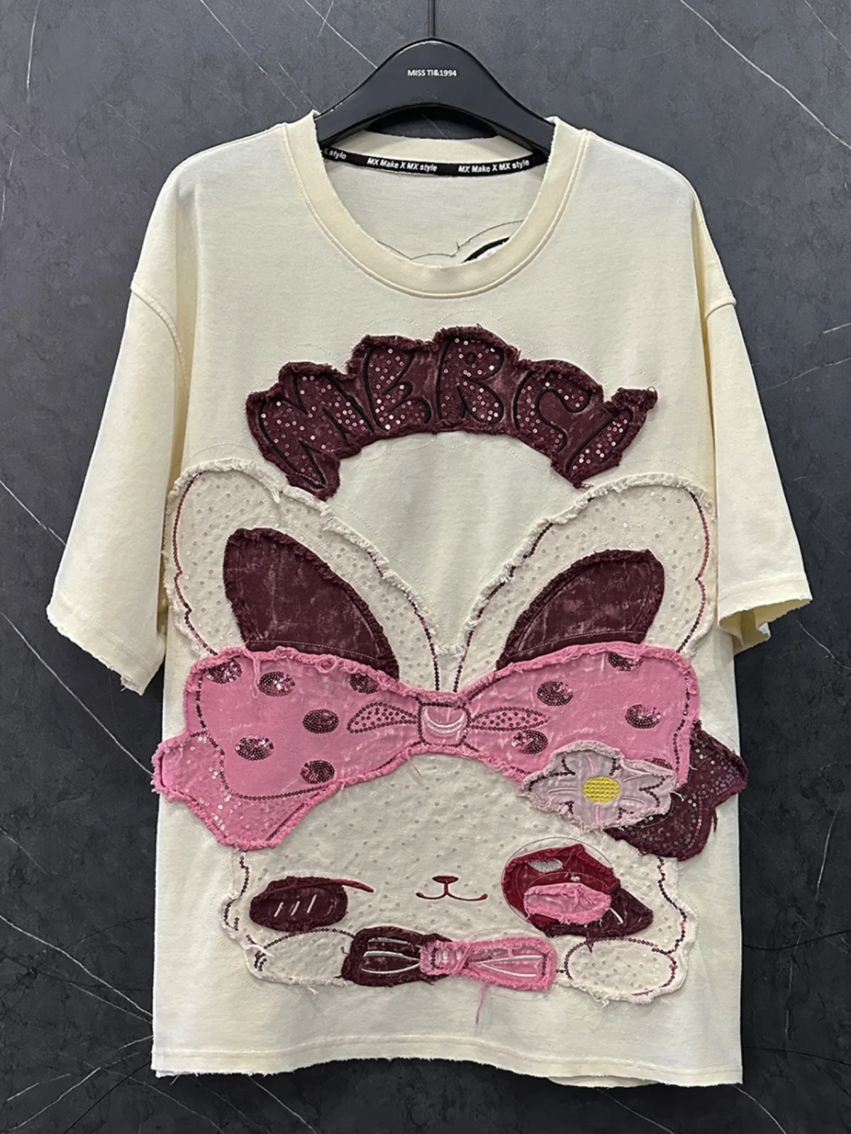 2025 New Spring Summer Sweet Short Sleeve T-shirt Sequins Embroidery Bunny Loose O-neck Pullover Top Mid-long Tees Women Tshirts
2025 New Spring Summer Sweet Short Sleeve T-shirt Sequins Embroidery Bunny Loose O-neck Pullover Top Mid-long Tees Women Tshirts