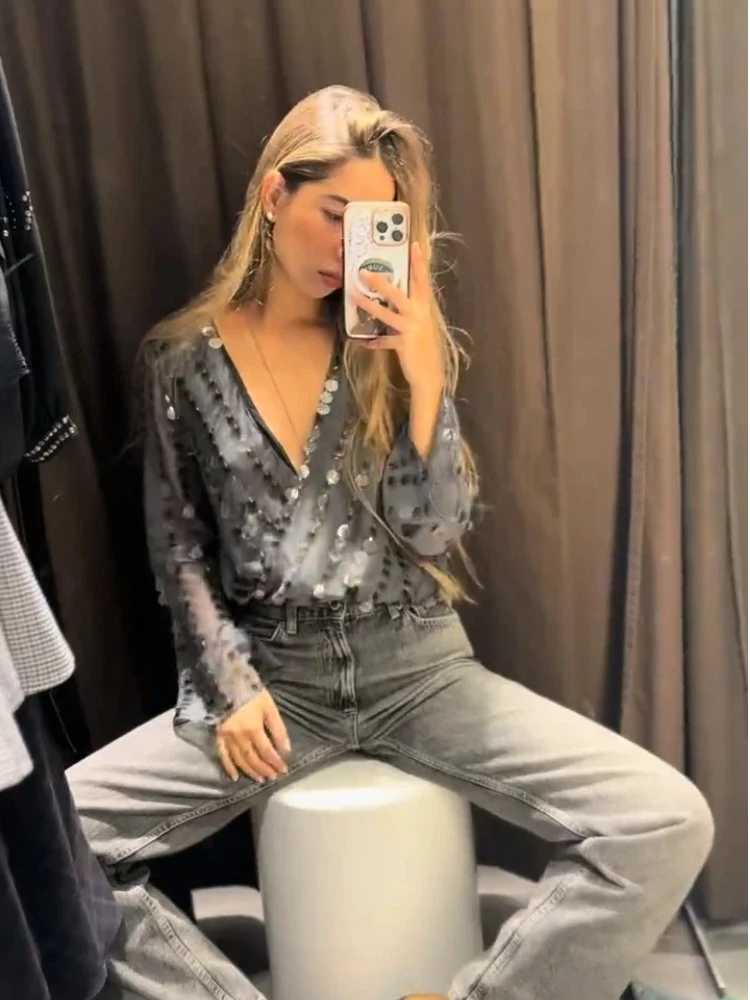 Винтажный комбинезон с пайетками и глубоким V-образным вырезом, женский, сексуальный, прозрачный, блестящий, весна 2026, универсальный, шикарный, уличный стиль
Винтажный комбинезон с пайетками и глубоким V-образным вырезом, женский, сексуальный, прозрачный, блестящий, весна 2026, универсальный, шикарный, уличный стиль