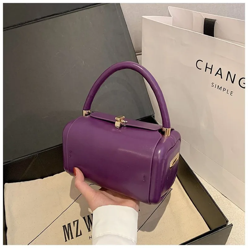 Classic Shoulder Bag Women's Versatile Retro Crossbody Square Bags 2025 New Large Capacity Leather Handbags Box Small Boston Bag
Classic Shoulder Bag Women's Versatile Retro Crossbody Square Bags 2025 New Large Capacity Leather Handbags Box Small Boston Bag