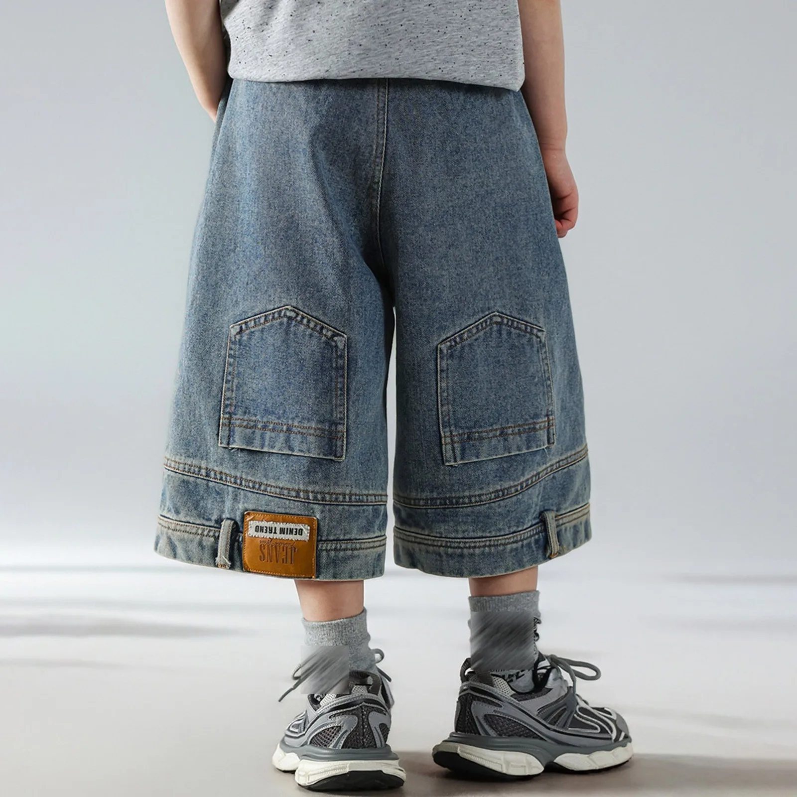 New Boys Shorts High Street Retro Waist Reversed Design Children Denim Shorts Hip-Hop Loose Casual Wide Leg Denim Short Pants
New Boys Shorts High Street Retro Waist Reversed Design Children Denim Shorts Hip-Hop Loose Casual Wide Leg Denim Short Pants