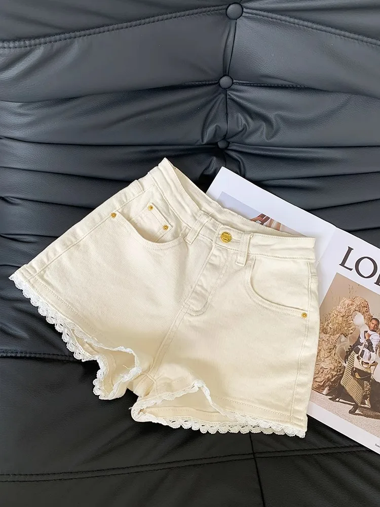 High Waist A-Line Short Jeans Lace Patchwork Slimming Style Casual Washed Cotton Summer Cool Feeling Small Stature Women
High Waist A-Line Short Jeans Lace Patchwork Slimming Style Casual Washed Cotton Summer Cool Feeling Small Stature Women