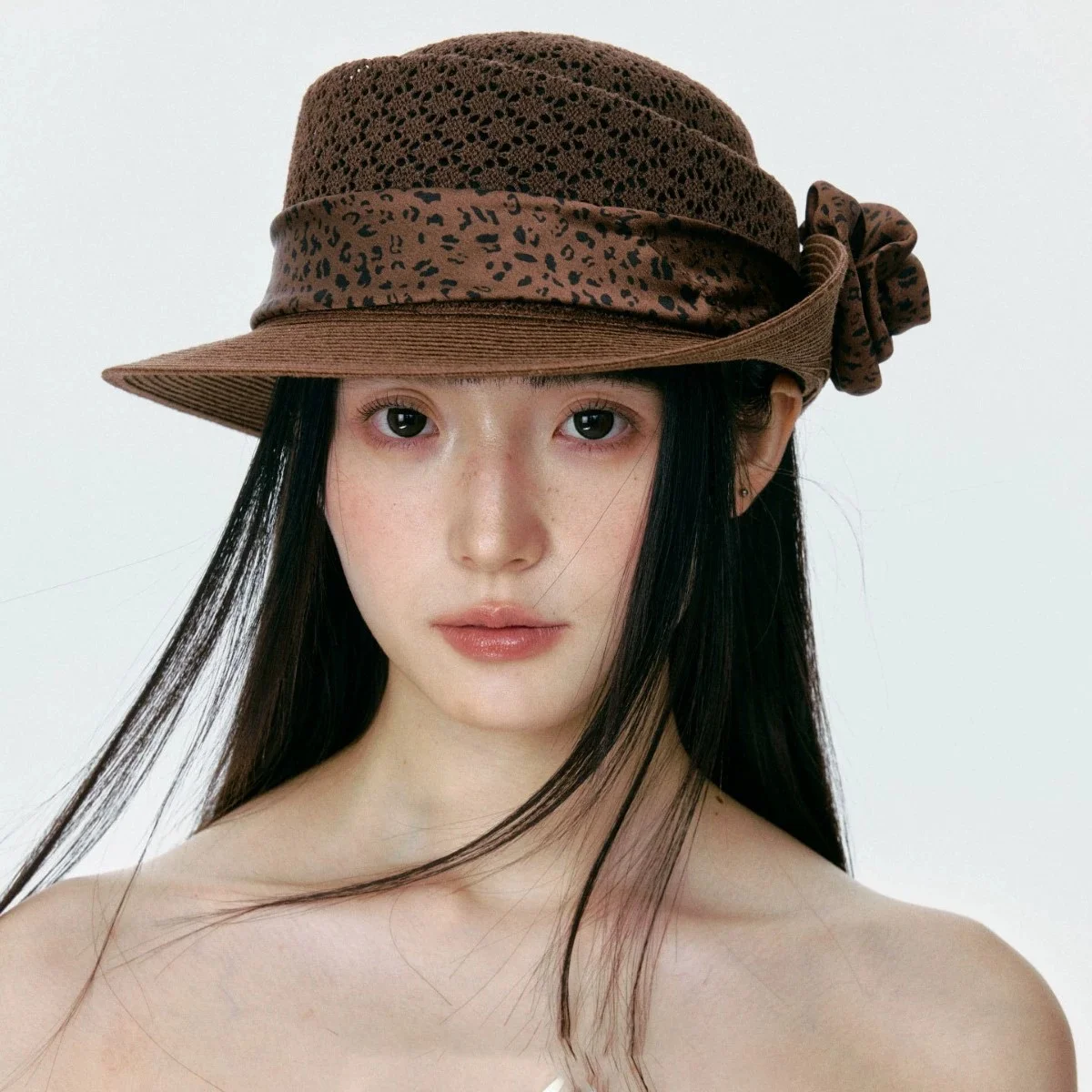 Women's French Retro Elegant Leopard-Print Vacation Hat with Flipped Brim—Versatile Outdoor Sun Hat
Women's French Retro Elegant Leopard-Print Vacation Hat with Flipped Brim—Versatile Outdoor Sun Hat