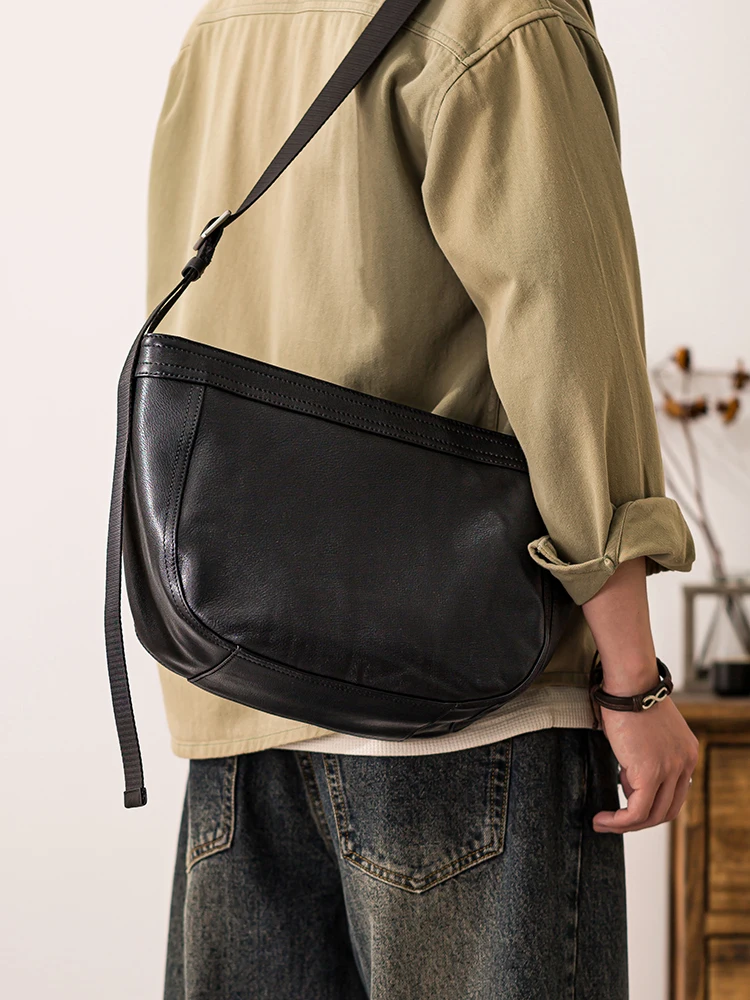 Organizers designers handmade tanned cowhide men's black shoulder bag outdoor travel luxury genuine leather crossbody bags
Organizers designers handmade tanned cowhide men's black shoulder bag outdoor travel luxury genuine leather crossbody bags