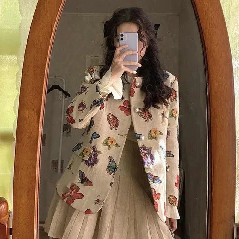 Ladies New Fashion High-Grade Butterfly Print Short Coat Women's Autumn Winter Round Neck Cardigan Coat Single-Breasted Coat
Ladies New Fashion High-Grade Butterfly Print Short Coat Women's Autumn Winter Round Neck Cardigan Coat Single-Breasted Coat