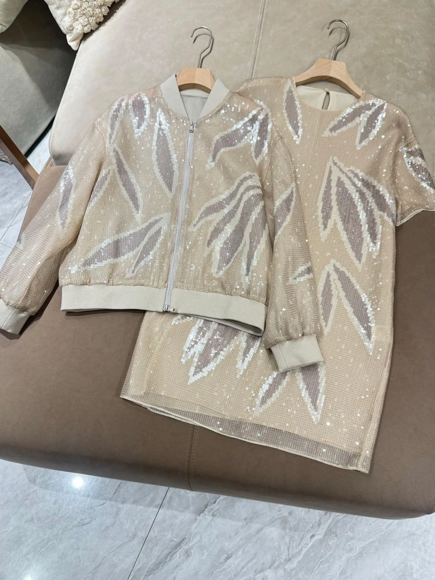 High-end women's sequined luxurious versatile dress with matching jacket
High-end women's sequined luxurious versatile dress with matching jacket