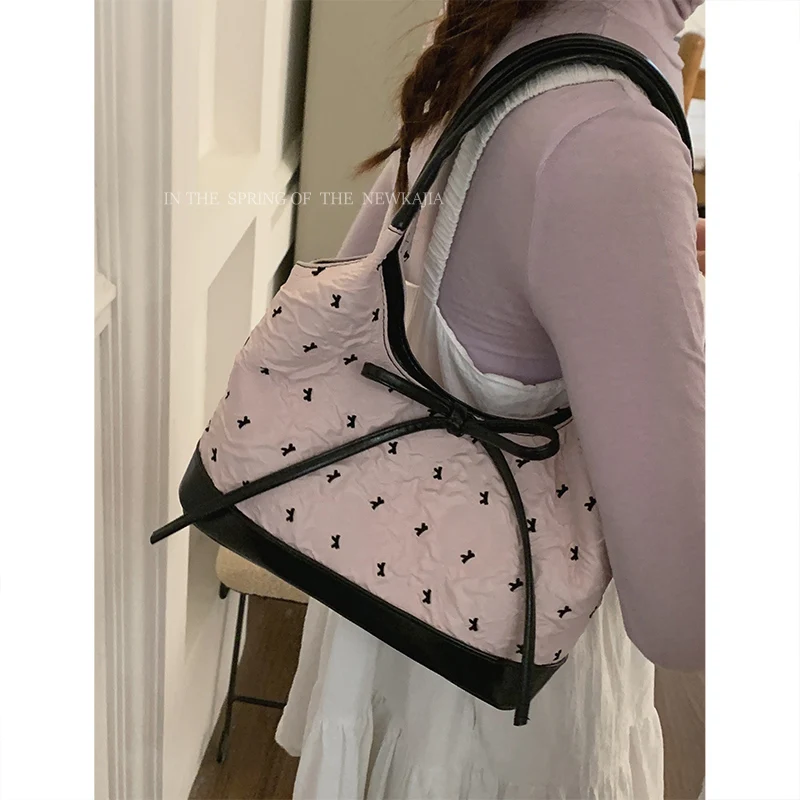 Ballet Style Underarm Bag for Women 2025 New Spring/summer Fashion Korean Handbag Versatile Commuting Shoulder Bags
Ballet Style Underarm Bag for Women 2025 New Spring/summer Fashion Korean Handbag Versatile Commuting Shoulder Bags