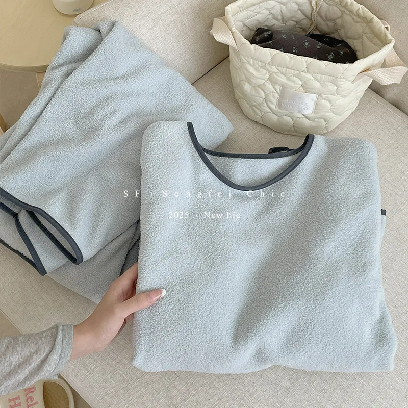 Warm Sleepwear For Winter Women's Pajamas With Pants Set Thicken Fleece Sleeping Home Clothes Add Velvet Pijama Feminino Suit
Warm Sleepwear For Winter Women's Pajamas With Pants Set Thicken Fleece Sleeping Home Clothes Add Velvet Pijama Feminino Suit