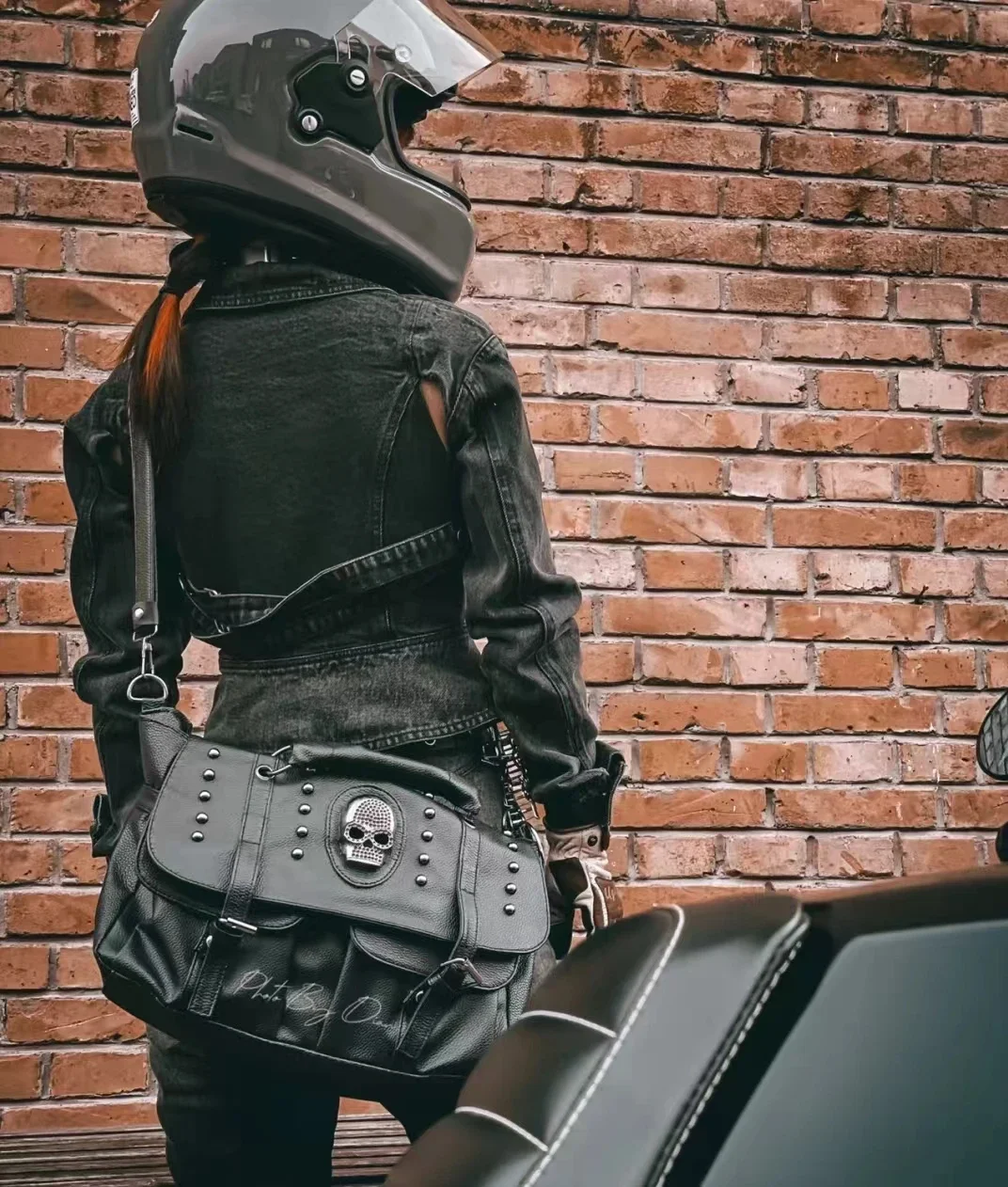 Black Large Capacity Shoulder Bag Skill Pattern Y2K Style Crossbody Bag Faux Leather Casual Fashion Skeleton Punk Bag
Black Large Capacity Shoulder Bag Skill Pattern Y2K Style Crossbody Bag Faux Leather Casual Fashion Skeleton Punk Bag