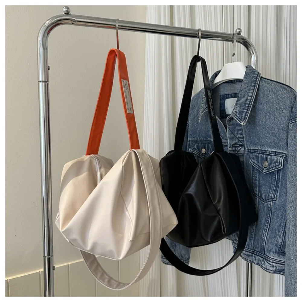 Large Capacity Crossbody Bag 2024 Women's Personalized Letter Design Simple Shoulder Bag Fashion Commuting Contrast Color PU Bag
Large Capacity Crossbody Bag 2024 Women's Personalized Letter Design Simple Shoulder Bag Fashion Commuting Contrast Color PU Bag