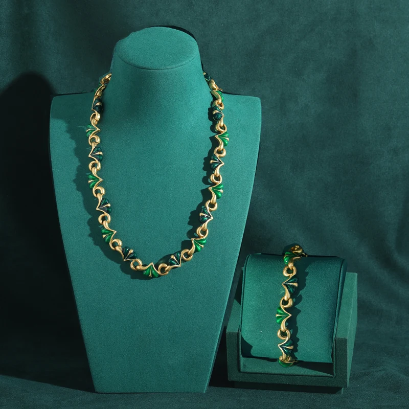 Gold Color Vintage Green Jewelry Sets Natural Stone Heart Short Necklace Water Drop Rhinestone Bracelet Engagement Accessories
Gold Color Vintage Green Jewelry Sets Natural Stone Heart Short Necklace Water Drop Rhinestone Bracelet Engagement Accessories